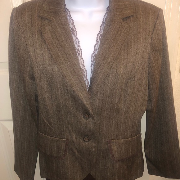 Sz 7/8 brown pinstripes blazer with lace & pants - Picture 2 of 7